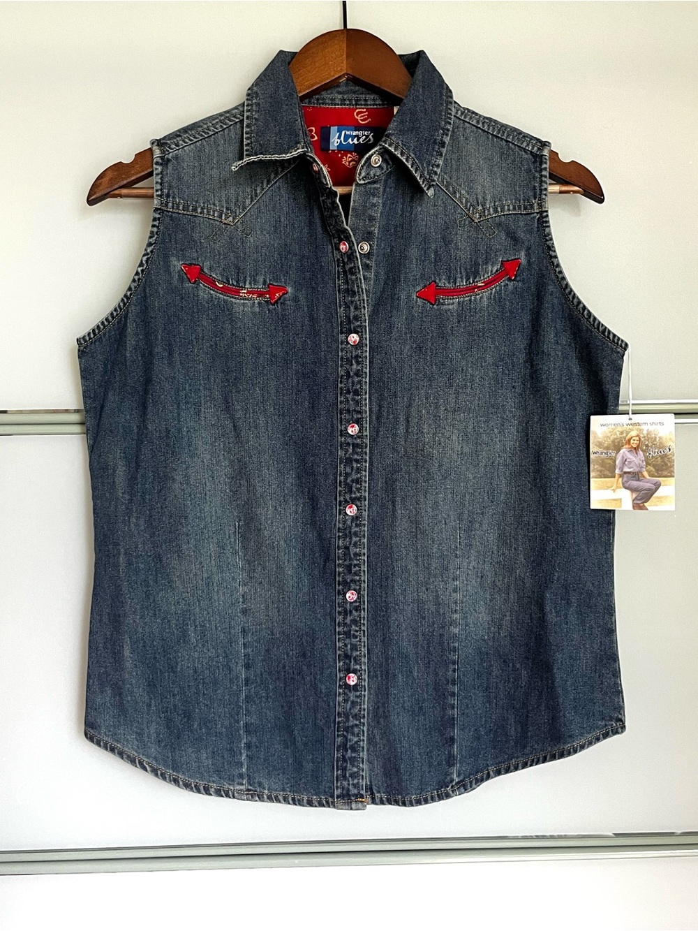 🐎 NWT Wrangler Blues Western Denim Snap Vest Shirt Women’s Small